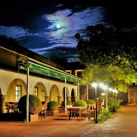 Hanacky Dvur Отель 3*