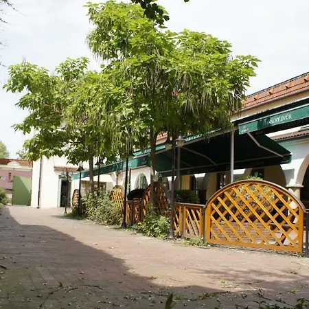 Hanacky Dvur Hotel